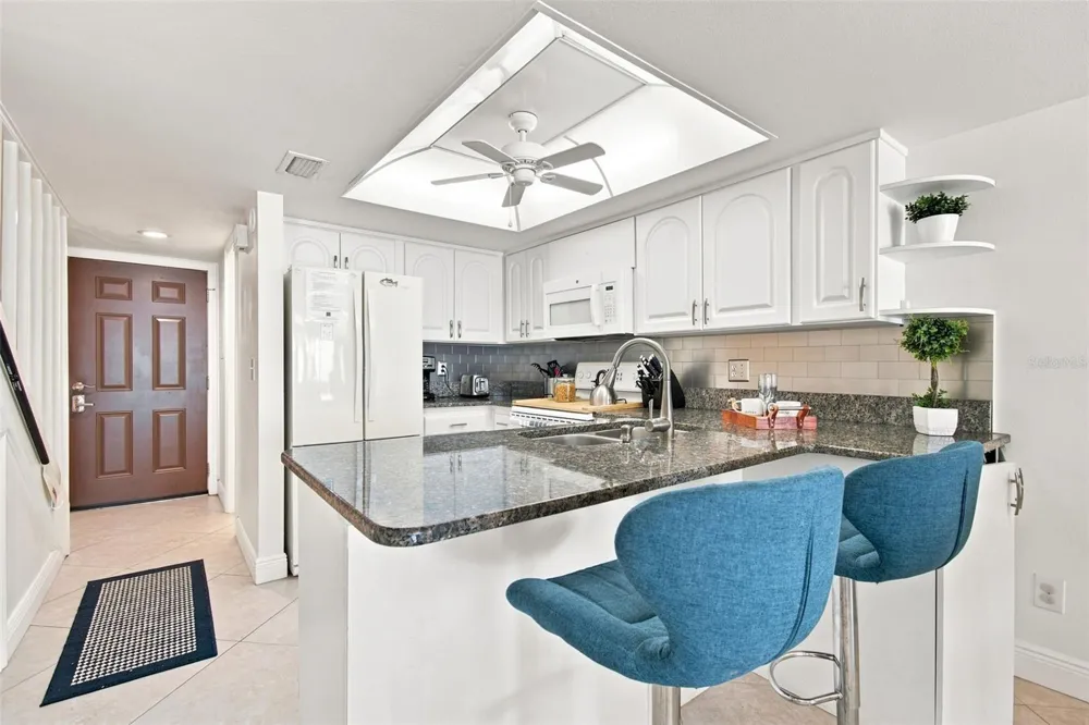 60 GULF BOULEVARD #214 Indian Rocks Beach, FL 33785