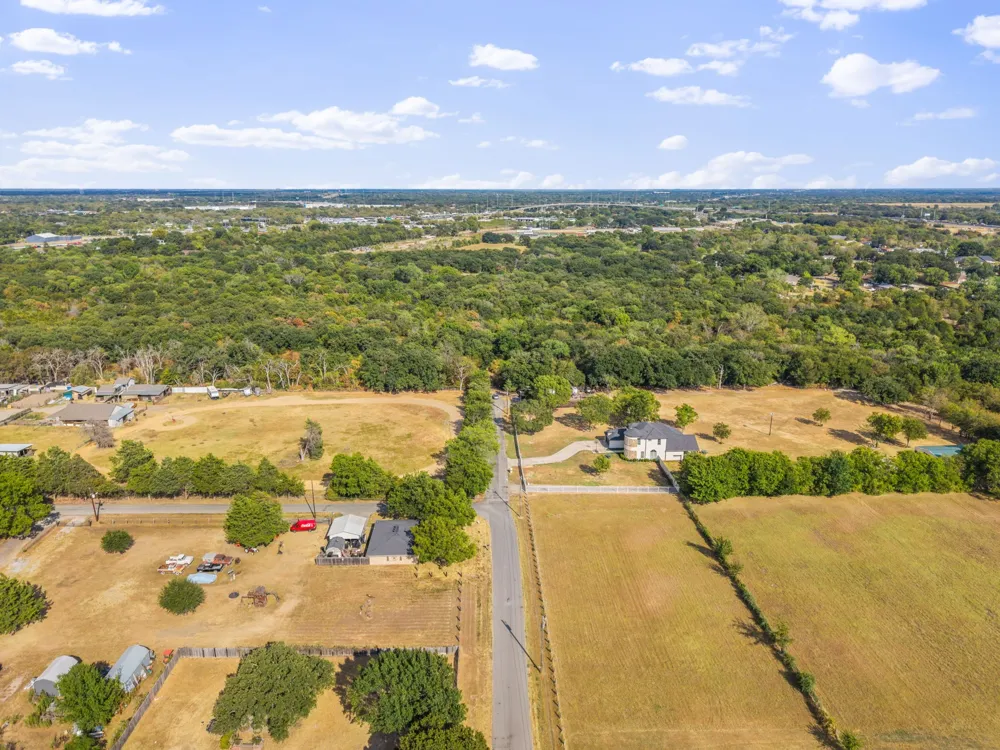 21 Crownfield Lane Dallas, TX 75217