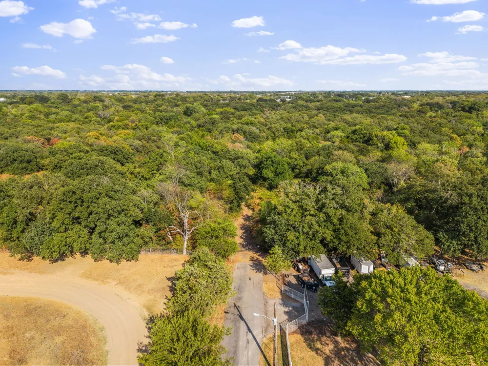 21 Crownfield Lane Dallas, TX 75217