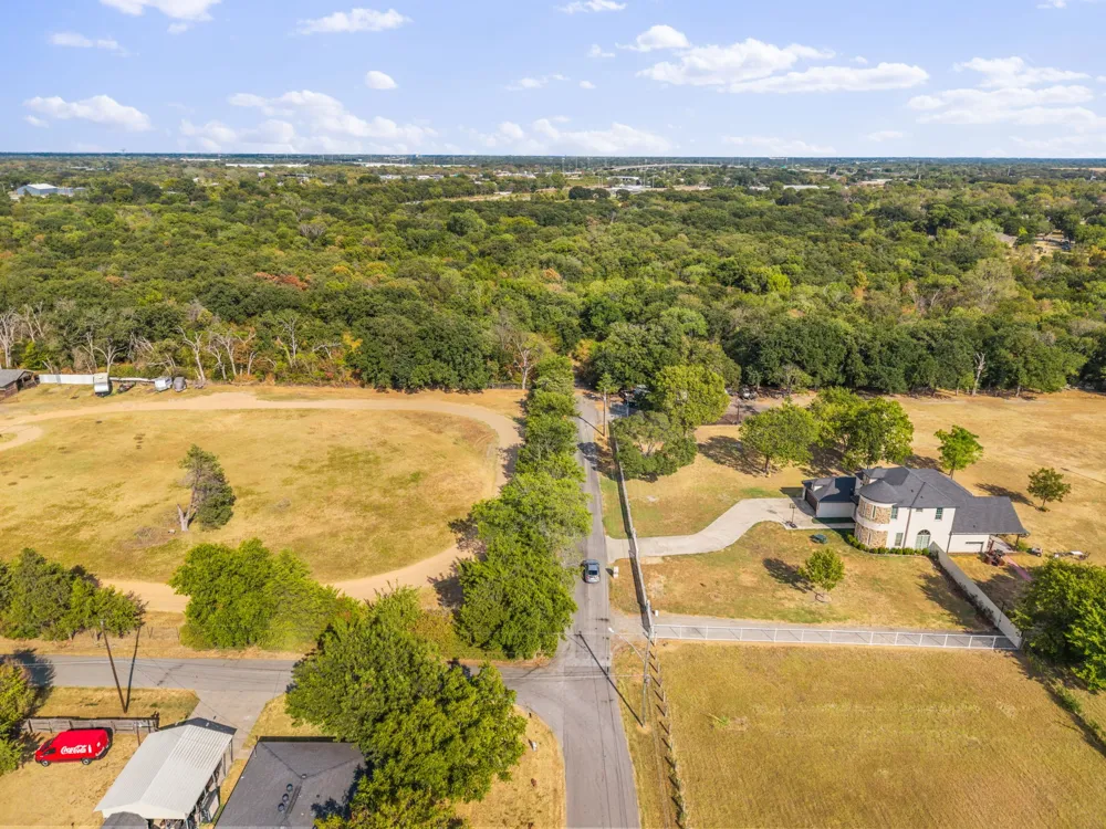 21 Crownfield Lane Dallas, TX 75217