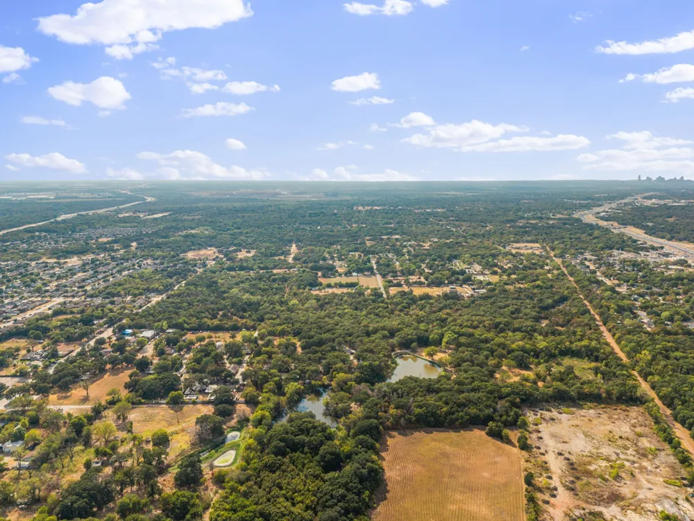 21 Crownfield Lane Dallas, TX 75217
