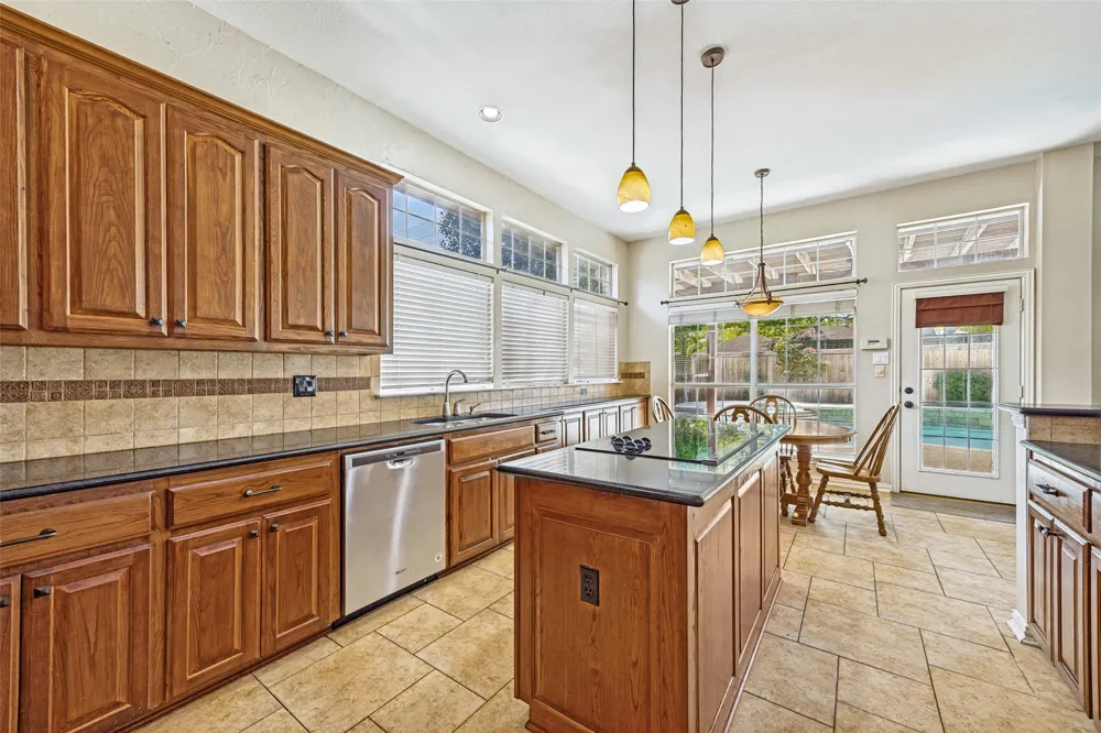 821 Shorewood Drive Coppell, TX 75019