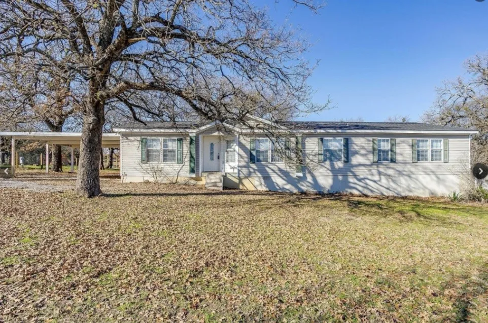 185 County Road 4869 Azle, TX 76020