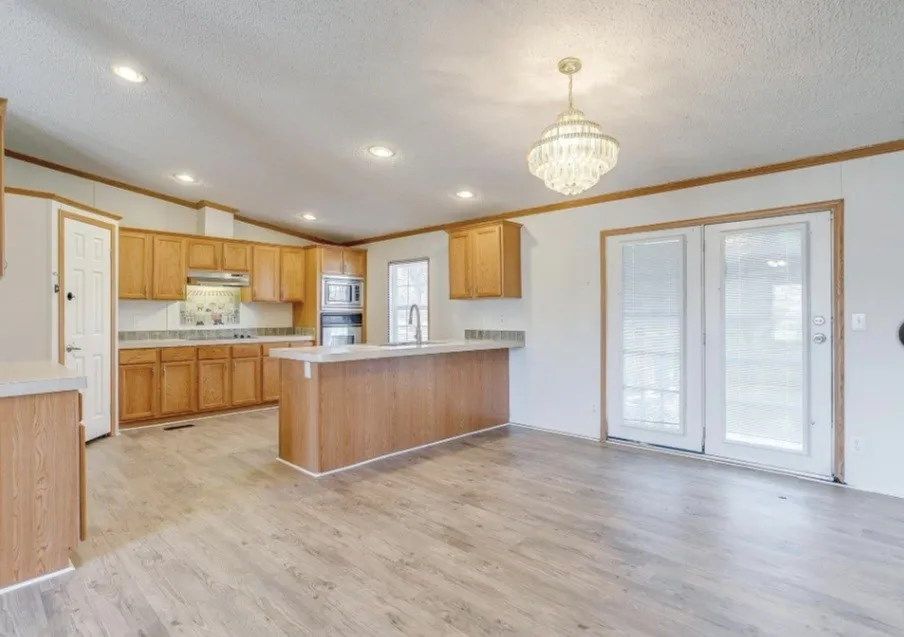 185 County Road 4869 Azle, TX 76020