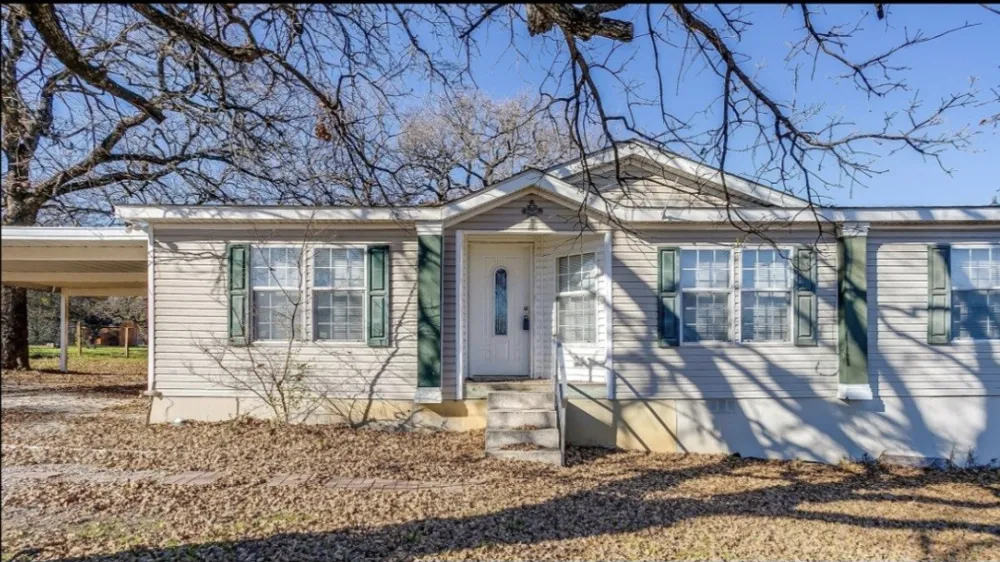 185 County Road 4869 Azle, TX 76020