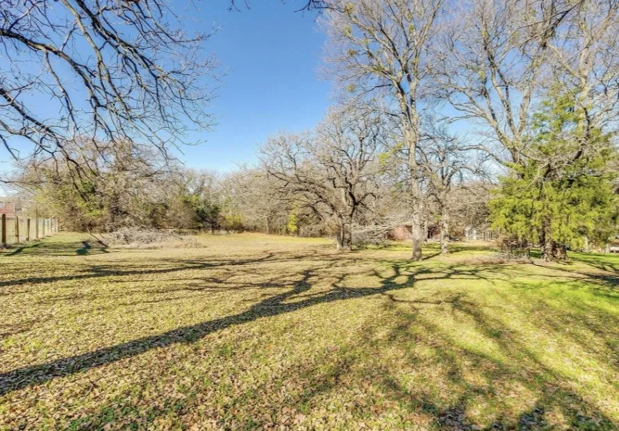 185 County Road 4869 Azle, TX 76020