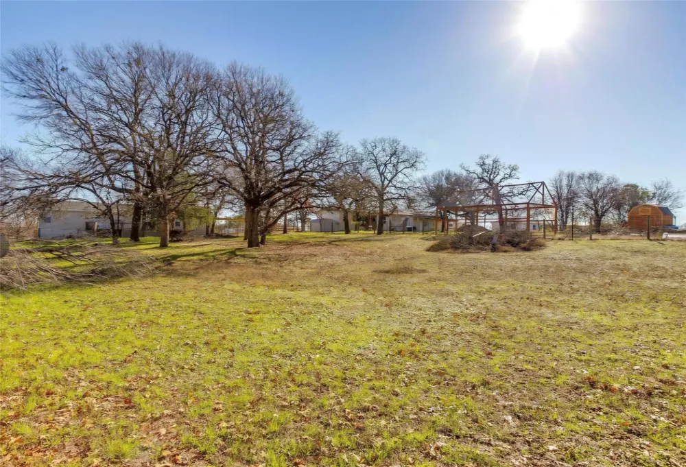 185 County Road 4869 Azle, TX 76020