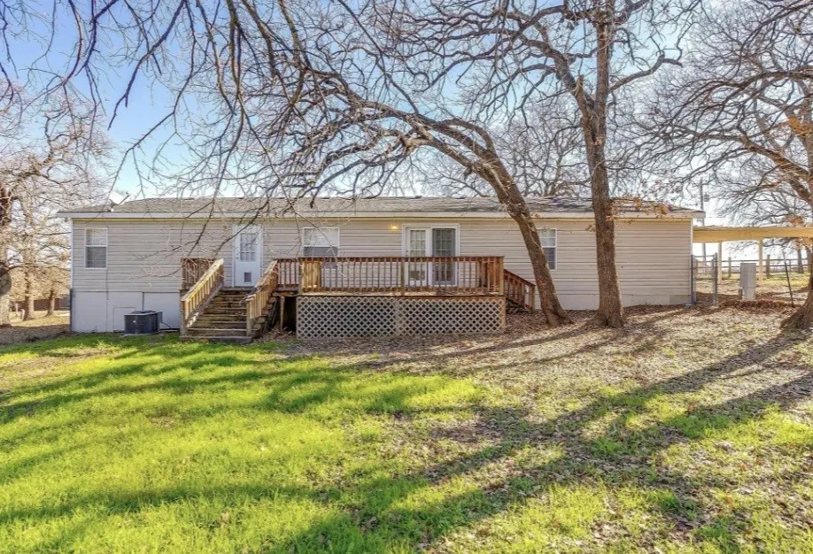 185 County Road 4869 Azle, TX 76020
