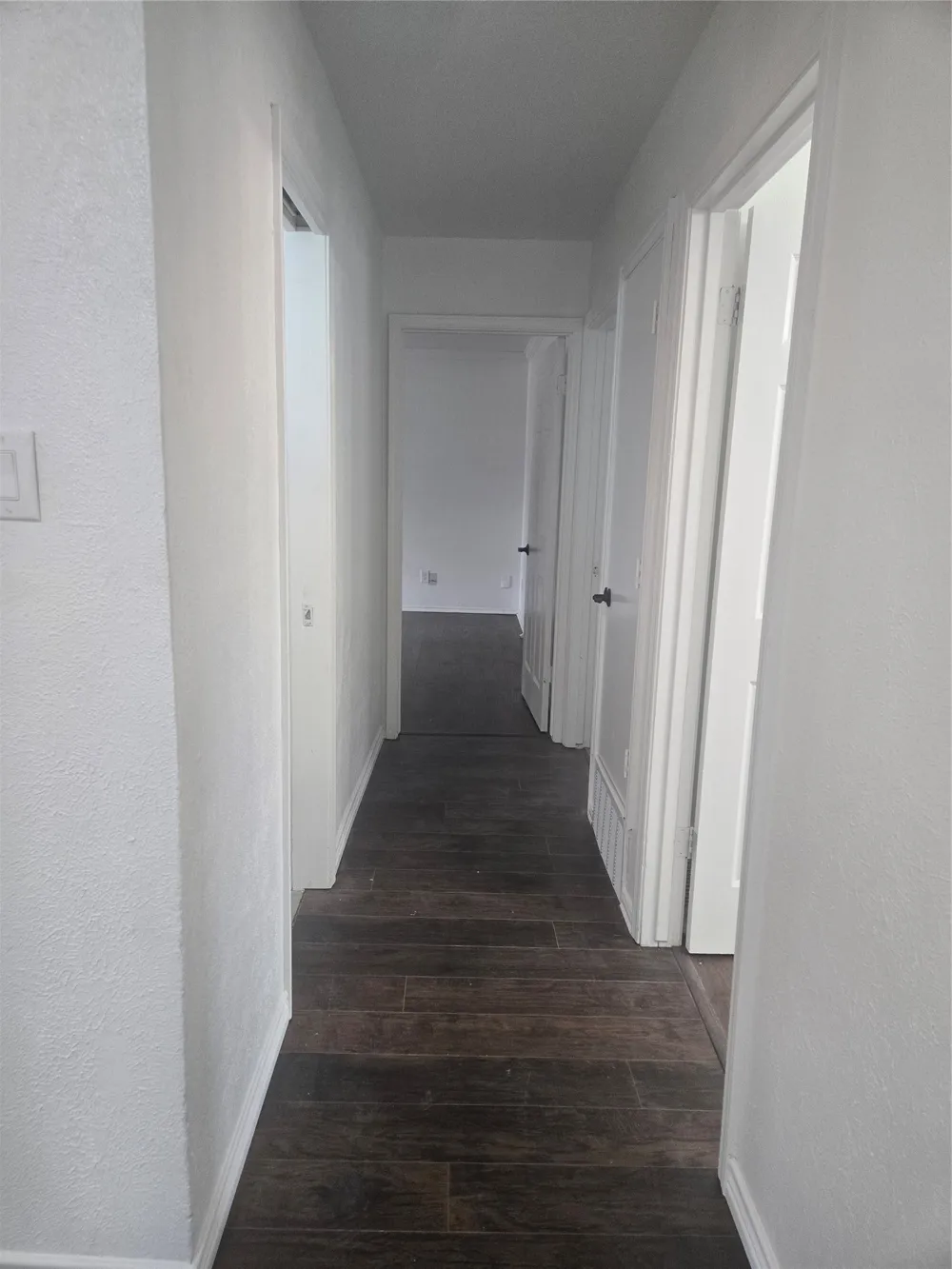 1117 Mill River Drive Garland, TX 75043