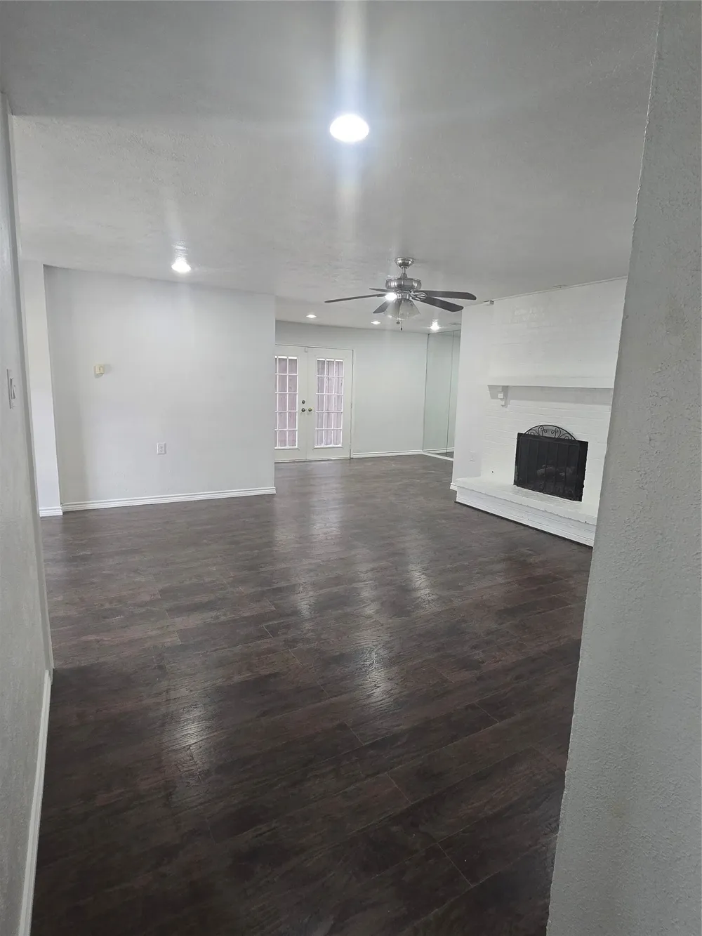 1117 Mill River Drive Garland, TX 75043