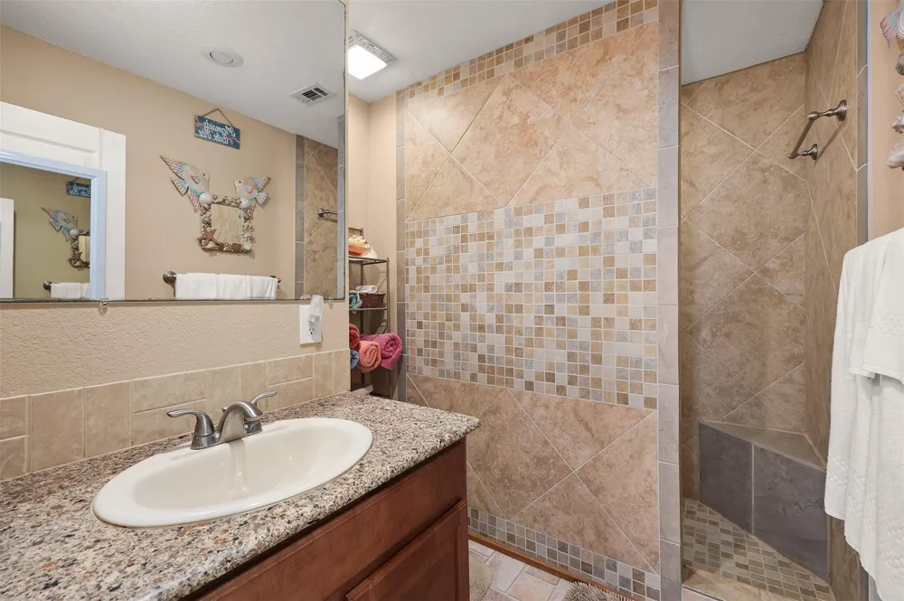 218 24th Street San Leon, TX 77539