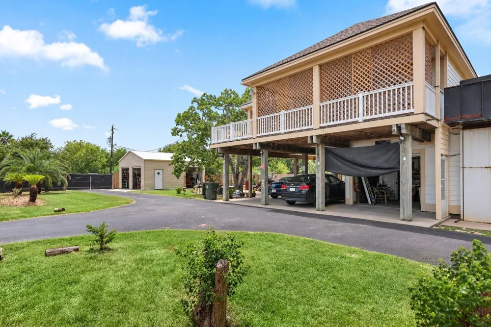218 24th Street San Leon, TX 77539