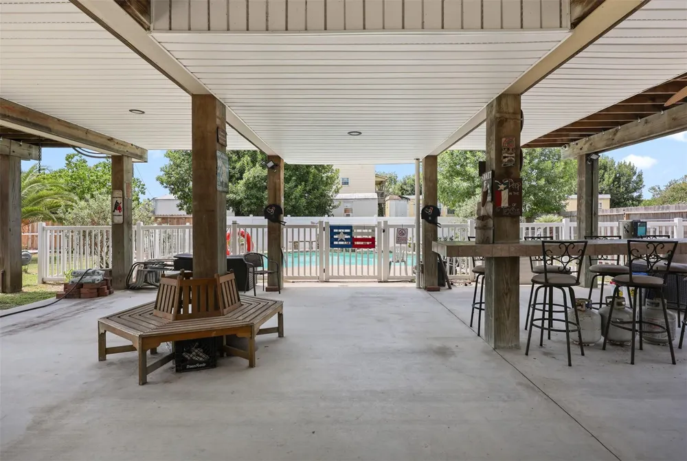 218 24th Street San Leon, TX 77539