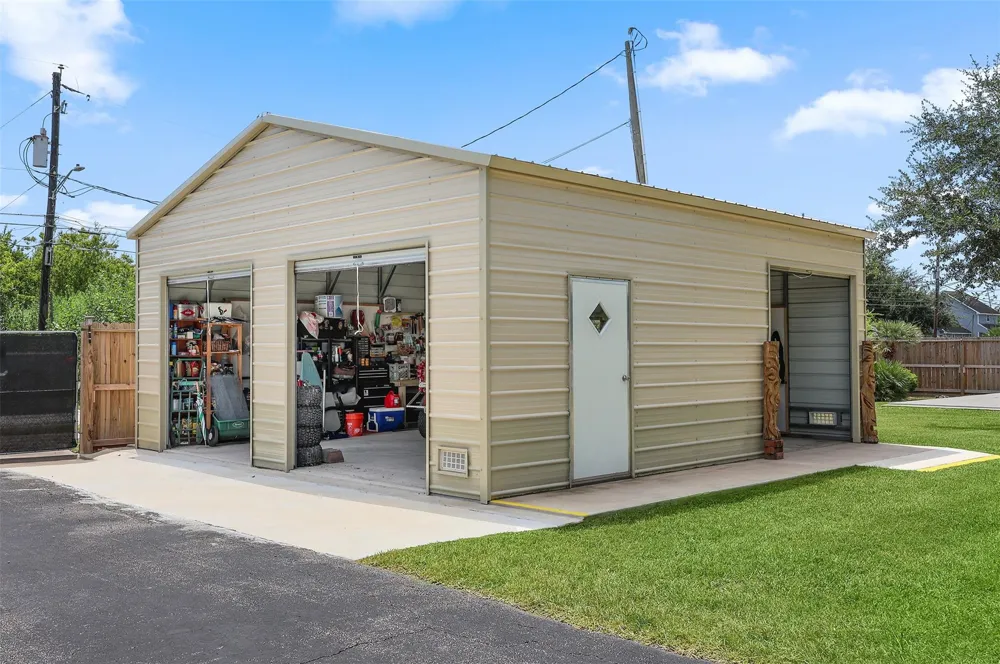 218 24th Street San Leon, TX 77539