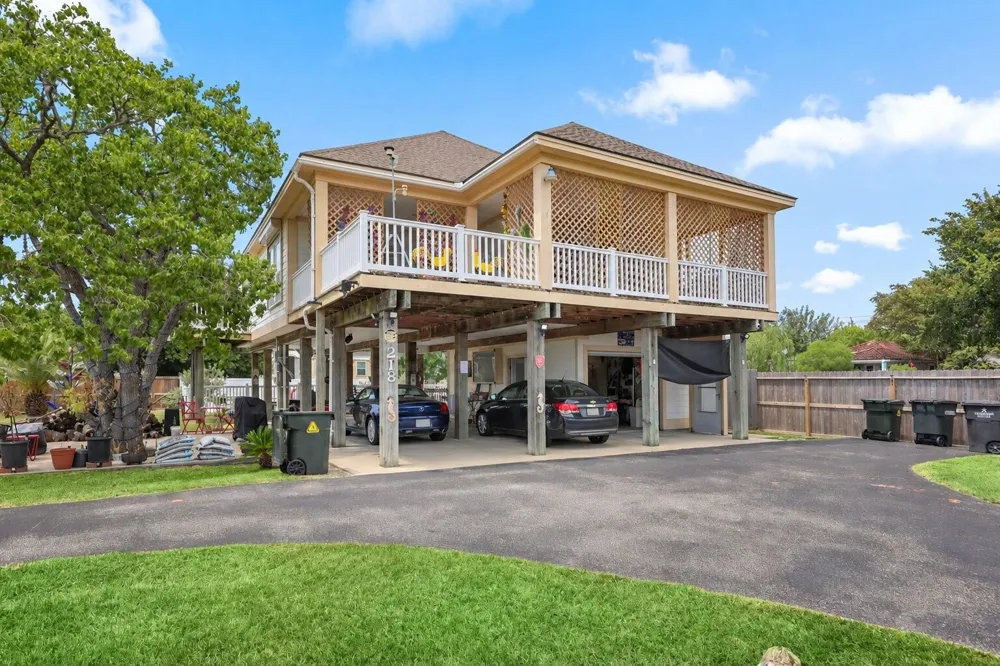 218 24th Street San Leon, TX 77539