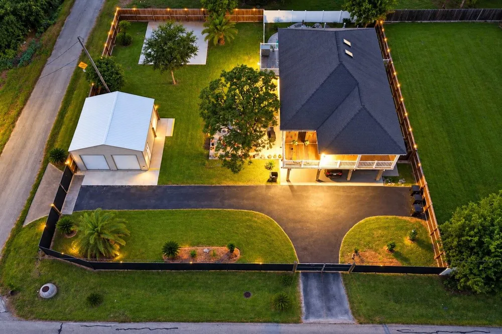 218 24th Street San Leon, TX 77539