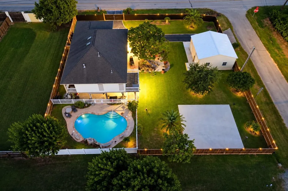 218 24th Street San Leon, TX 77539