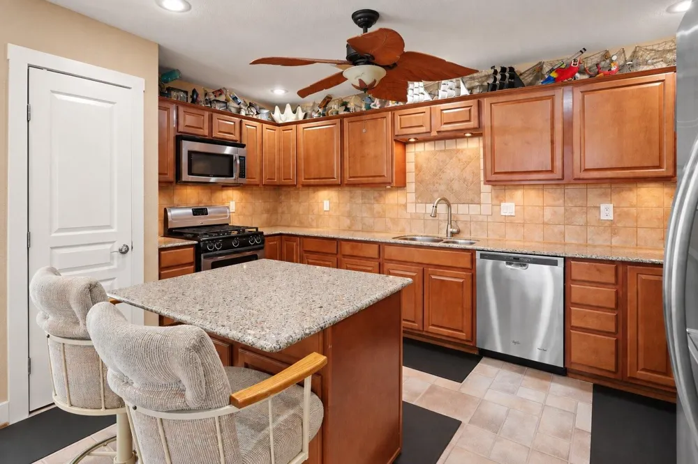 218 24th Street San Leon, TX 77539