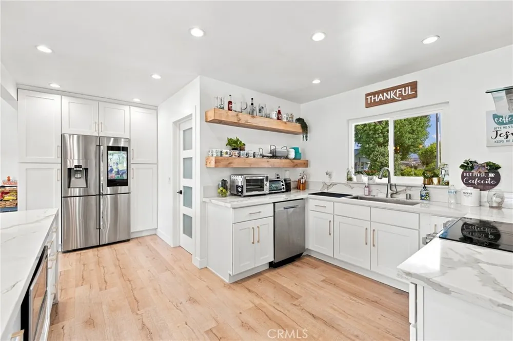 9654 La Reina Downey, CA 90240