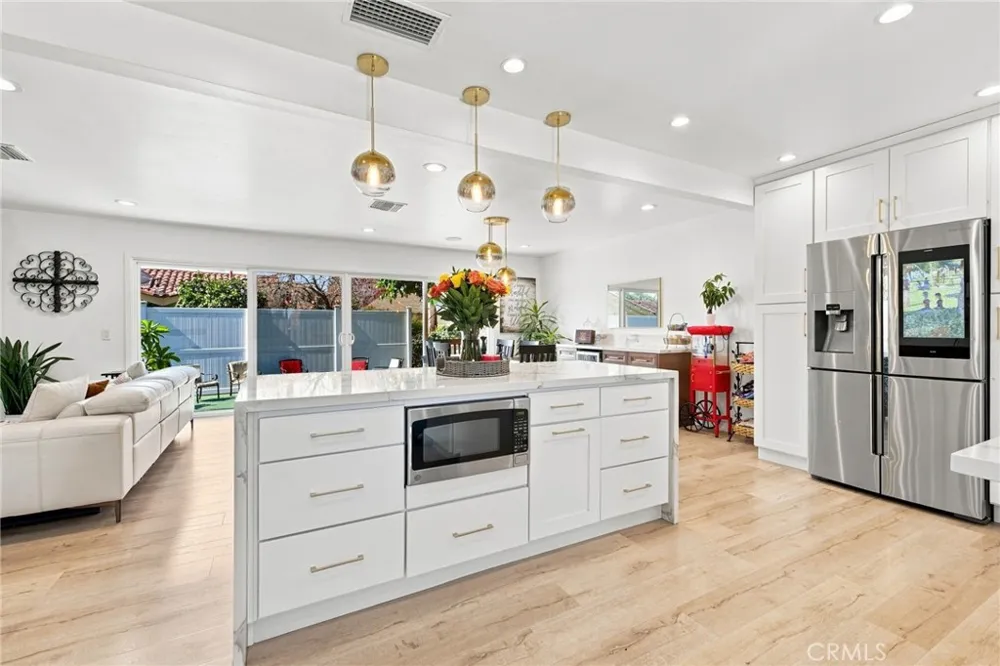 9654 La Reina Downey, CA 90240