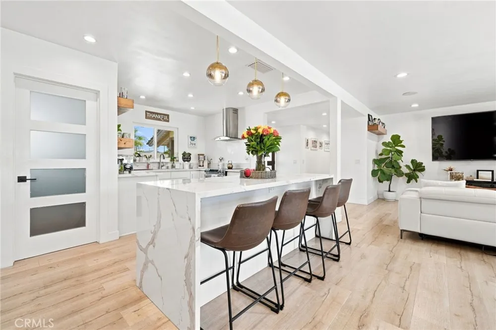9654 La Reina Downey, CA 90240