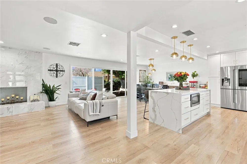 9654 La Reina Downey, CA 90240