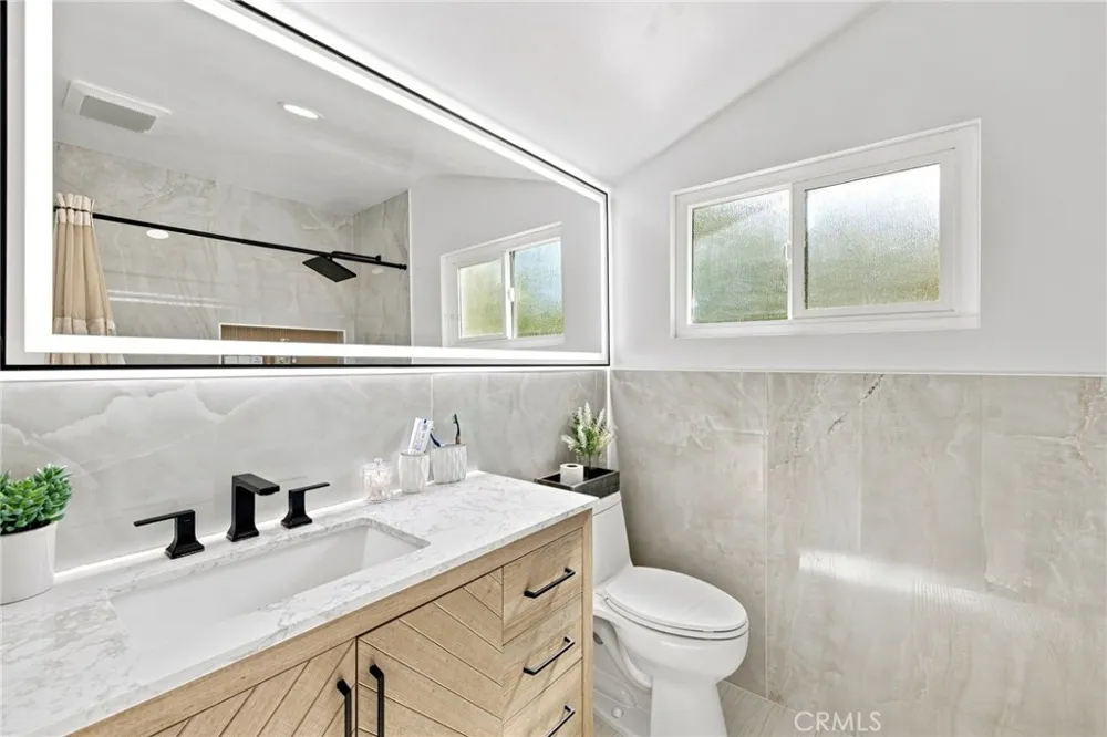 9654 La Reina Downey, CA 90240