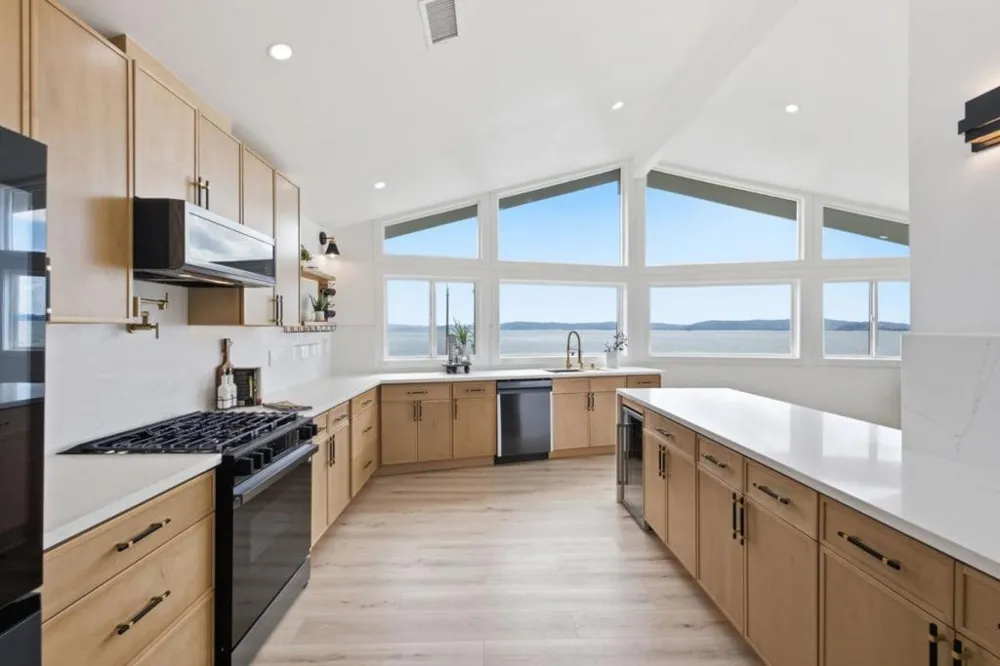 300 Fair Haven Road Alameda, CA 94501