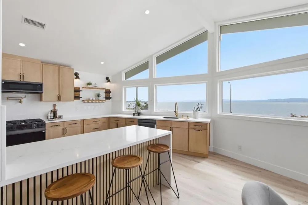 300 Fair Haven Road Alameda, CA 94501