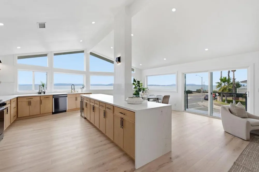 300 Fair Haven Road Alameda, CA 94501