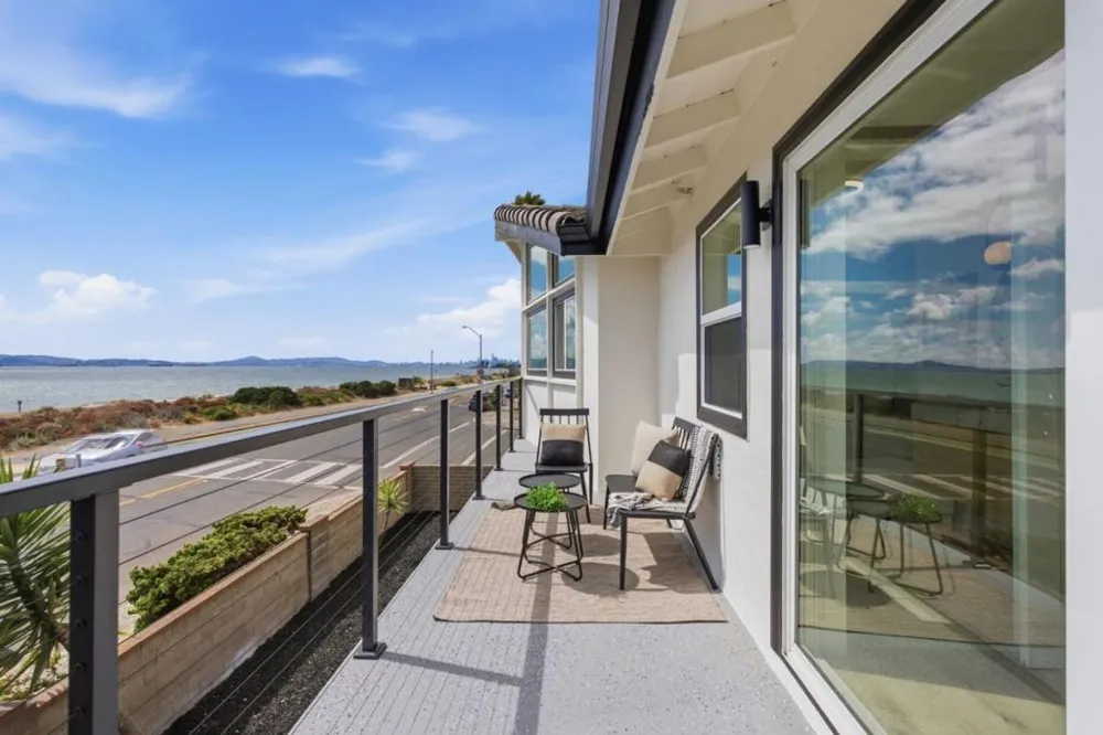 300 Fair Haven Road Alameda, CA 94501