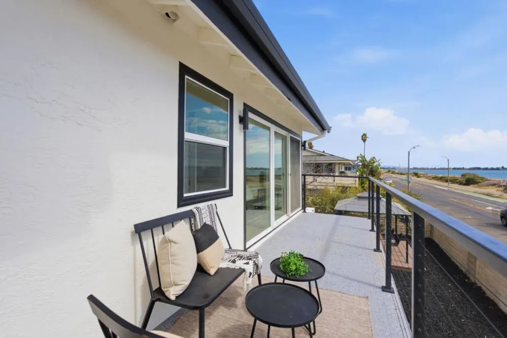 300 Fair Haven Road Alameda, CA 94501