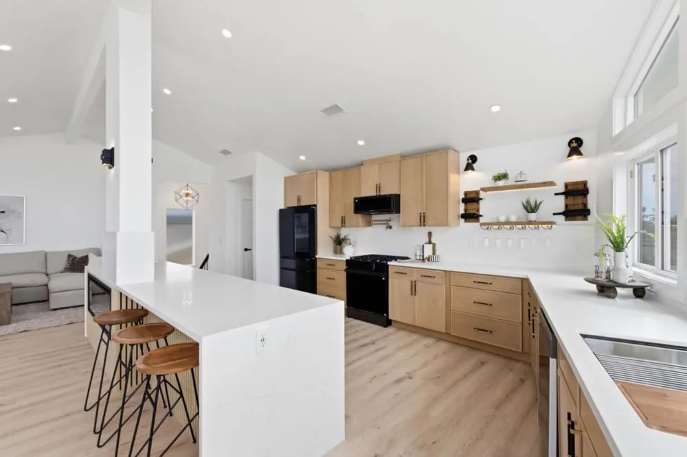 300 Fair Haven Road Alameda, CA 94501