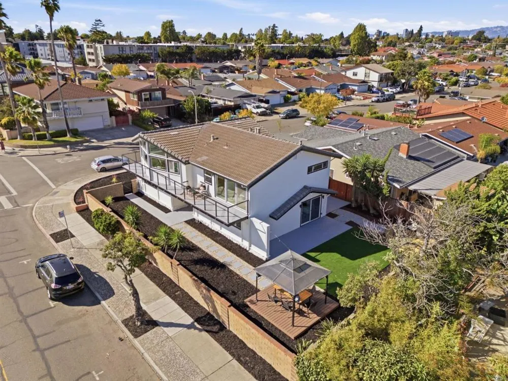 300 Fair Haven Road Alameda, CA 94501