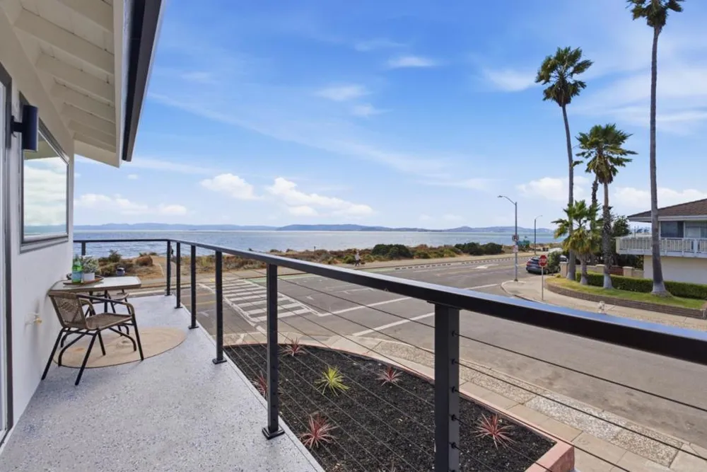 300 Fair Haven Road Alameda, CA 94501