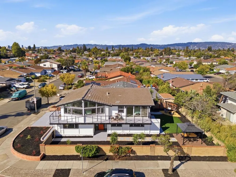 300 Fair Haven Road Alameda, CA 94501