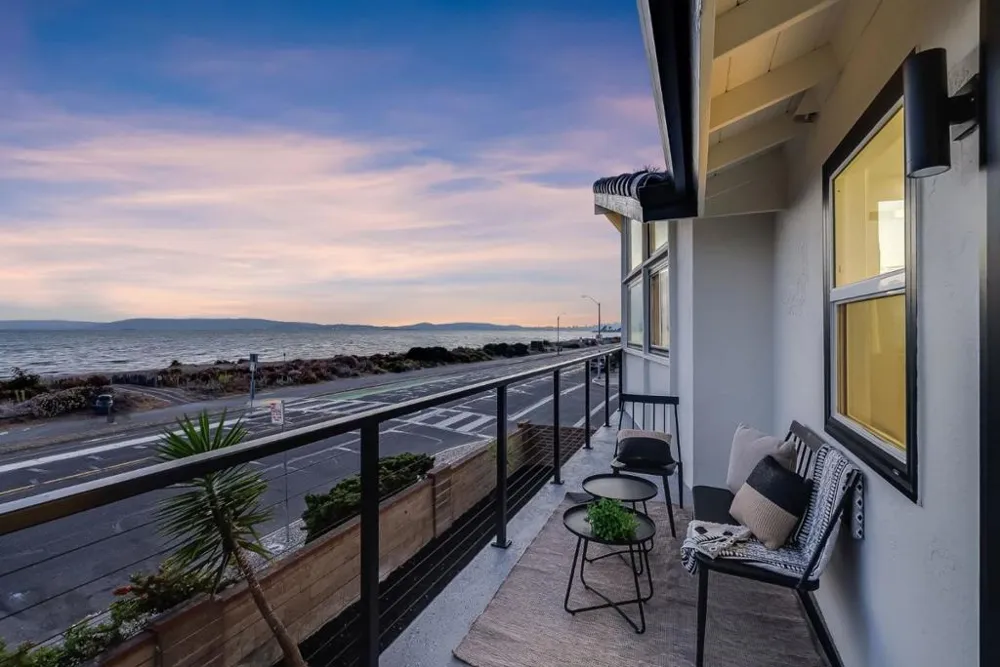 300 Fair Haven Road Alameda, CA 94501