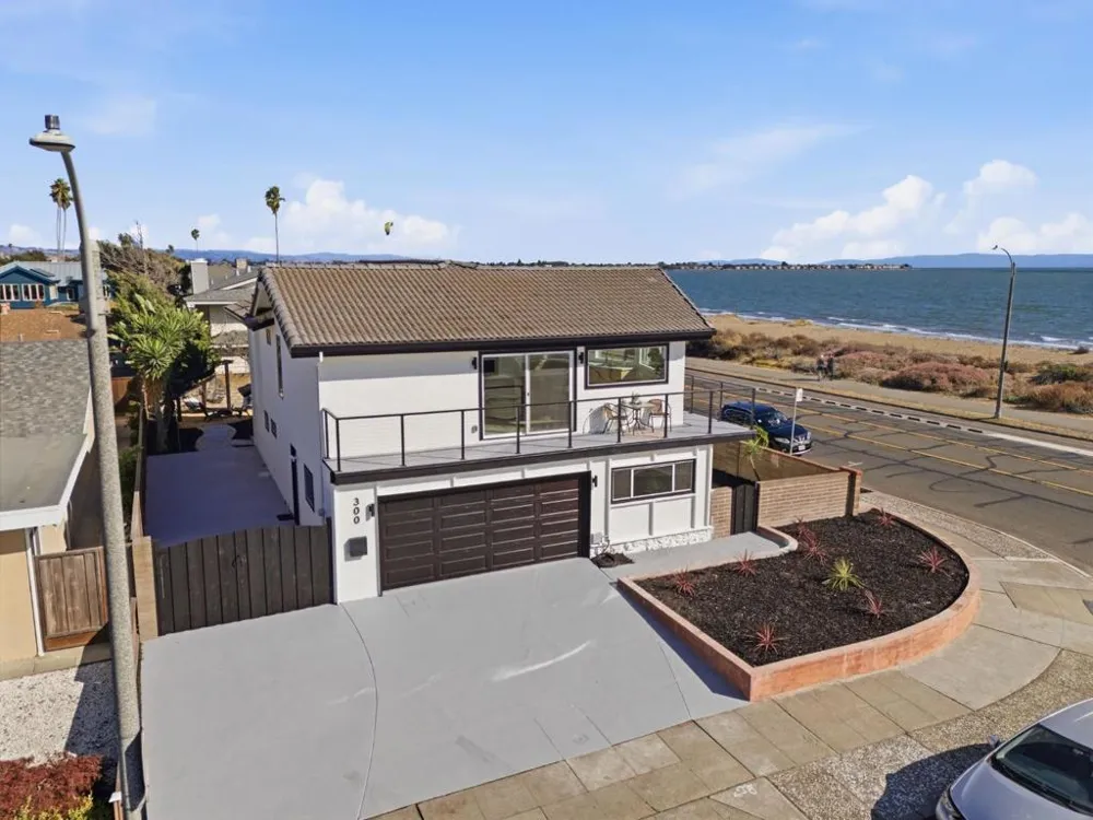 300 Fair Haven Road Alameda, CA 94501