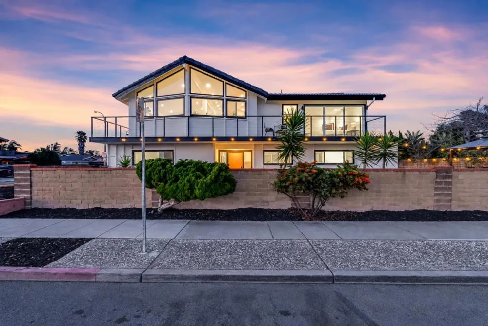 300 Fair Haven Road Alameda, CA 94501