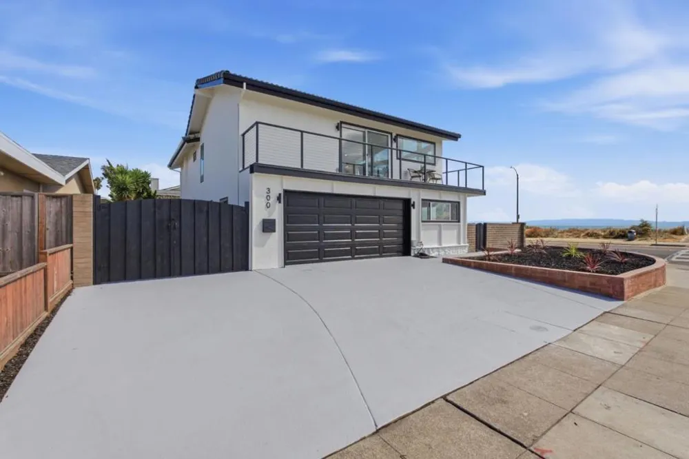 300 Fair Haven Road Alameda, CA 94501