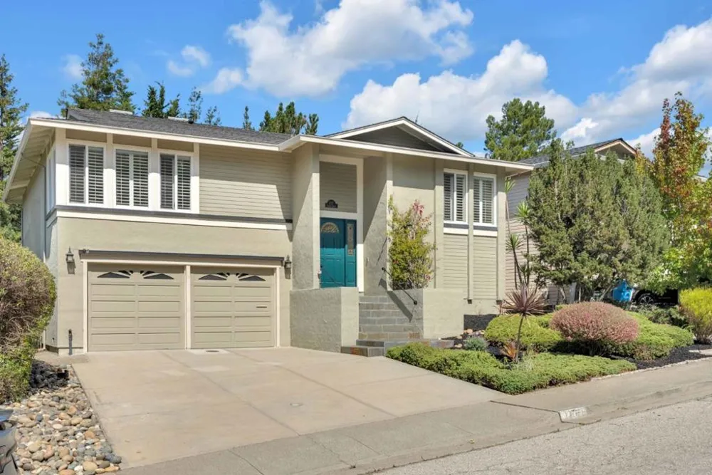 1117 Rainier Avenue Pacifica, CA 94044