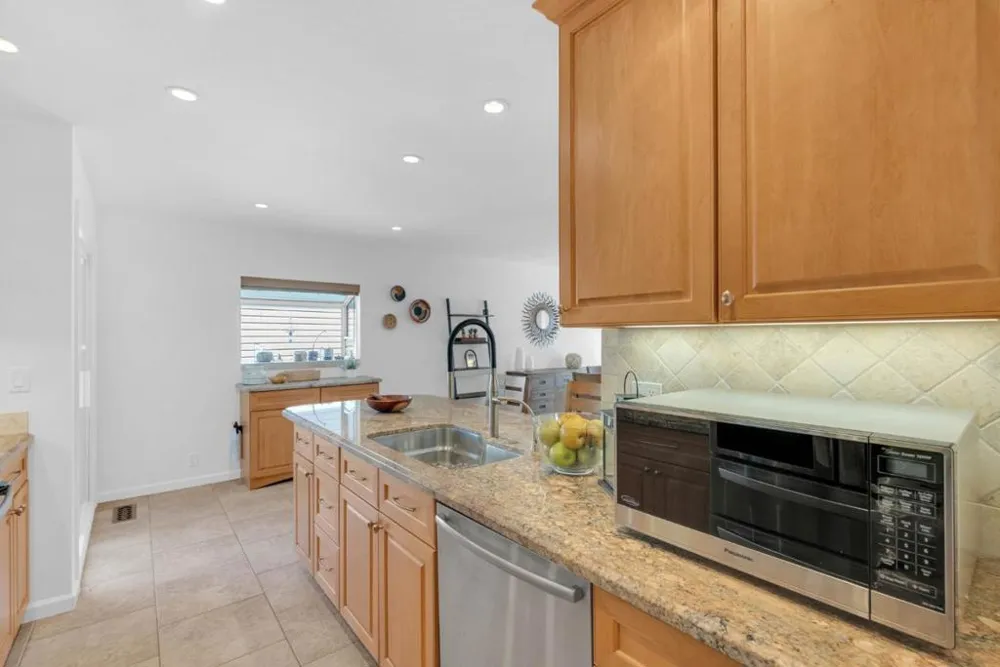 1117 Rainier Avenue Pacifica, CA 94044