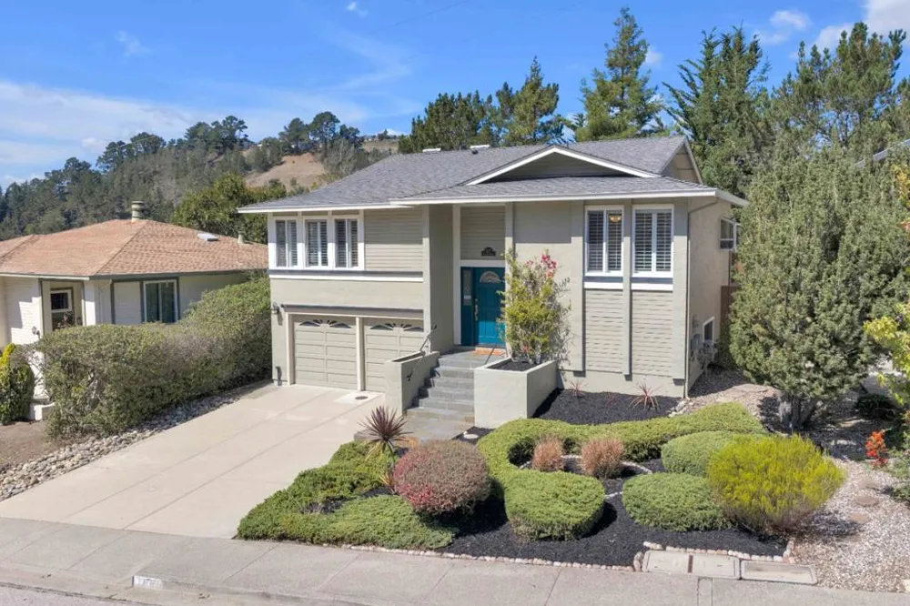 1117 Rainier Avenue Pacifica, CA 94044