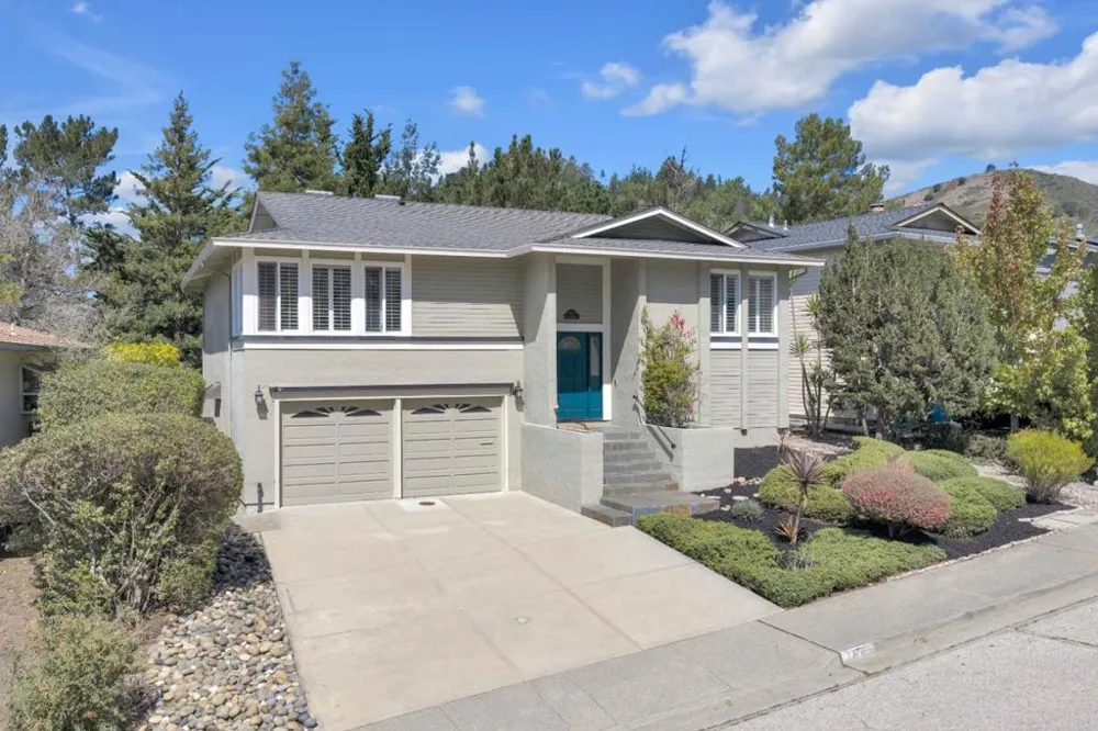 1117 Rainier Avenue Pacifica, CA 94044