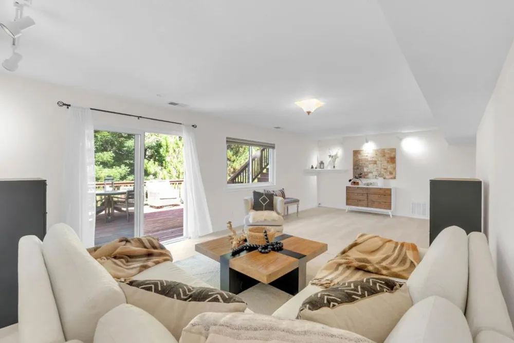 1117 Rainier Avenue Pacifica, CA 94044