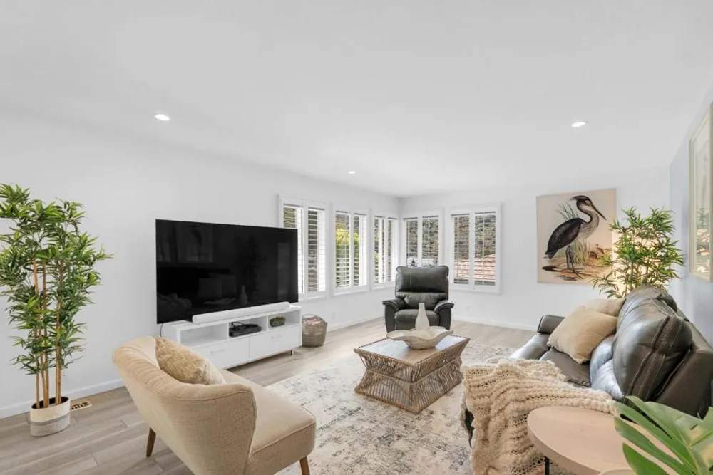 1117 Rainier Avenue Pacifica, CA 94044