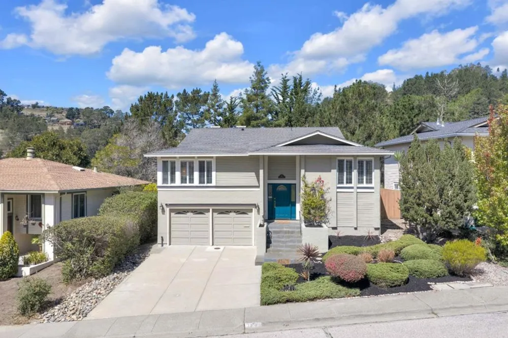 1117 Rainier Avenue Pacifica, CA 94044