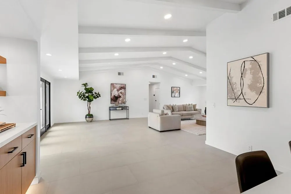 1913 E Amado Road Palm Springs, CA 92262
