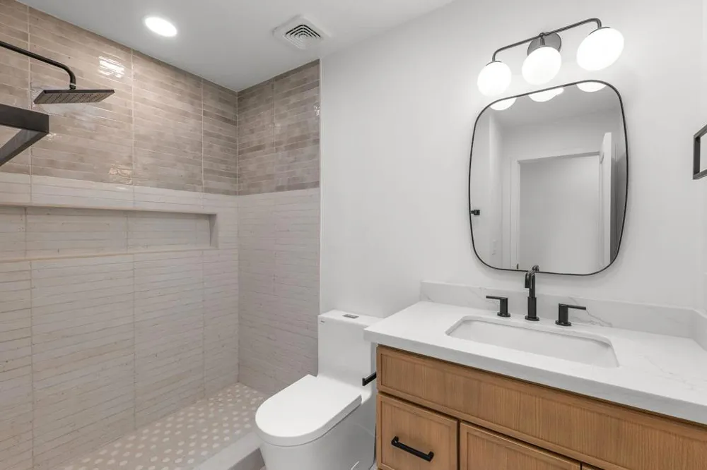 1913 E Amado Road Palm Springs, CA 92262