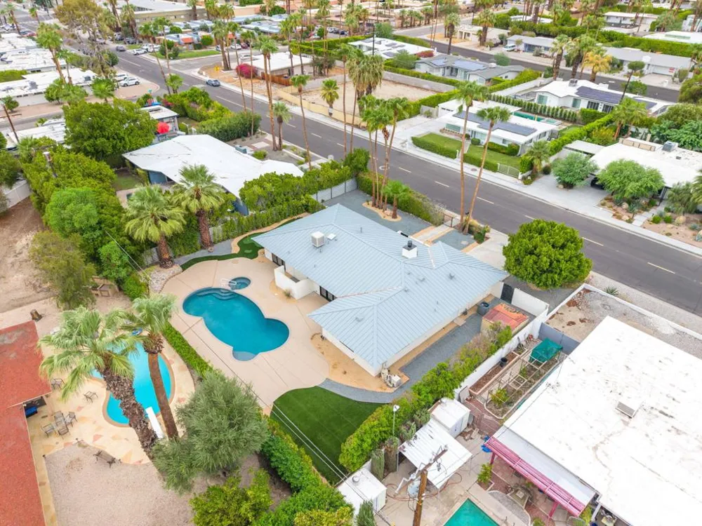 1913 E Amado Road Palm Springs, CA 92262